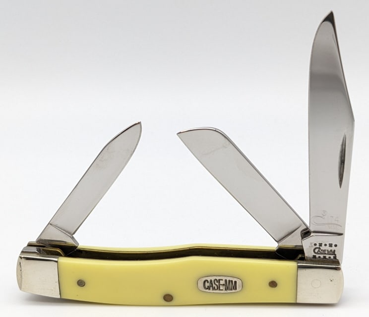 2000 Case XX Millennium Yellow Stockman 33032: 2000 Case XX Millennium Yellow Stockman 33032. Knife is numbered 174 of 500 and is in like new condition. Knife measures 3-5/8in when closed.