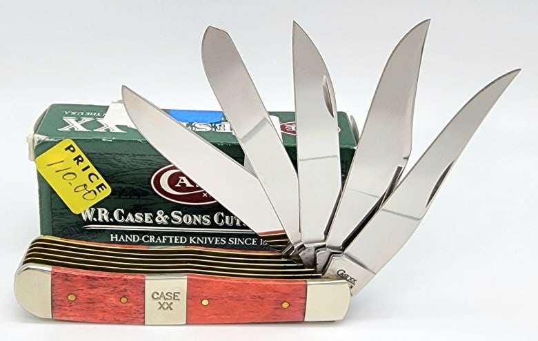 2008 Case XX The Beast Smooth Red Bone Trapper: 2008 Case XX The Beast Smooth Red Bone Trapper Knife w/ Center Bolster 6554 w/ Box. Knife is in new condition. Overall length of 4-1/4in when closed.