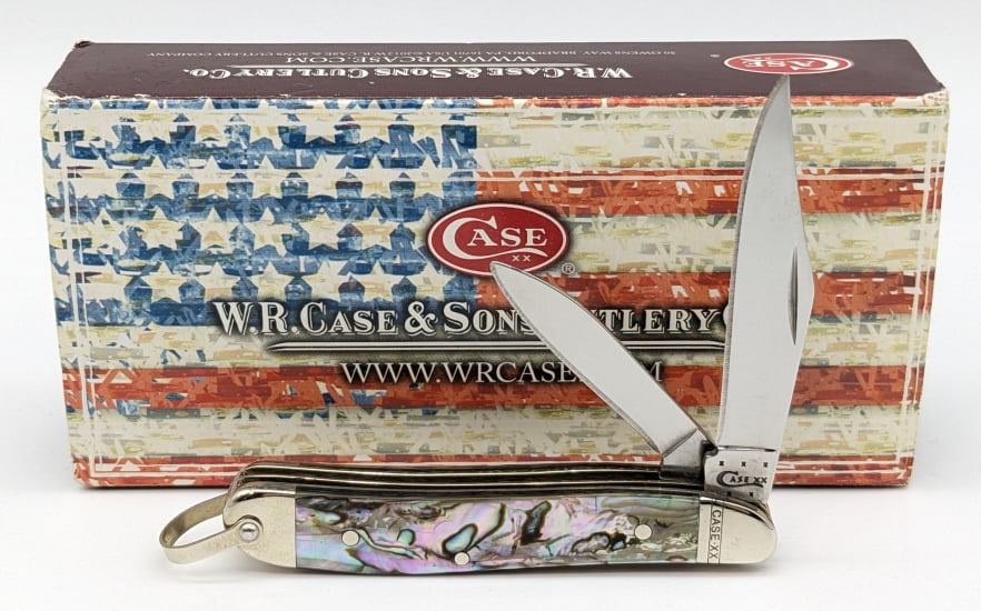 2014 Case XX Abalone Peanut Knife 8220R w/ Box: 2014 Case XX Abalone Peanut Knife 8220R w/ Lanyard Loop & Box. Knife is in new condition with Case XX stamped on the upper front bolster. Overall length of 2-7/8in when closed.