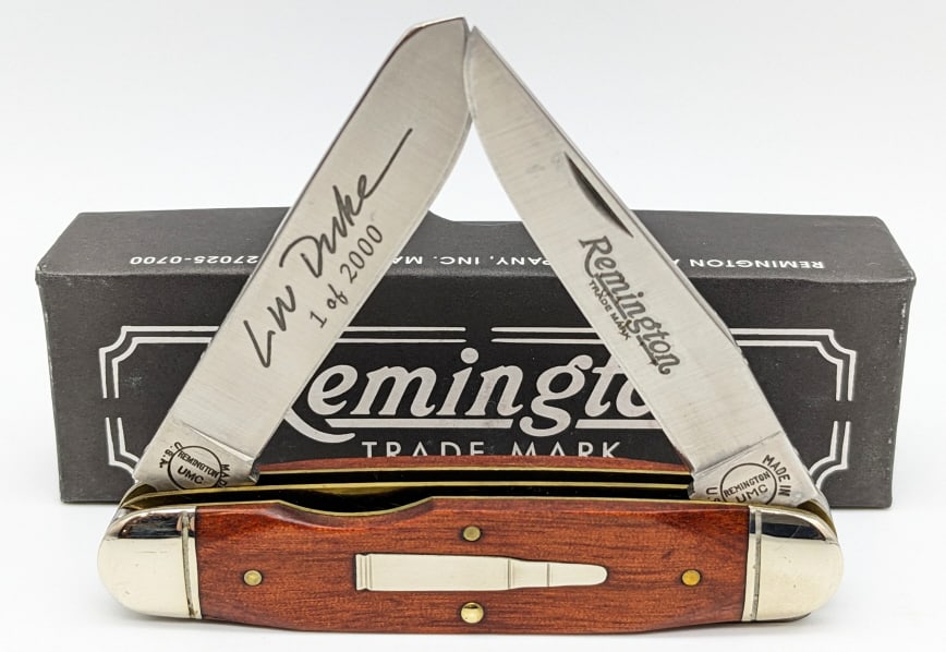 Ltd 1997 Remington The Lumber Jack Bullet Knife: Ltd 1997 Remington The Lumber Jack Bullet Knife R-4468 w/ Box. Features imitation cocobola wood handle scales and is in like new condition. Overall length of 3-3/4in when closed.