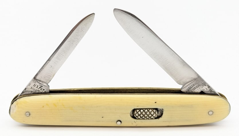 Vtg Challenge Cut Co. 2 Blade Switchblade Knife: Vtg Challenge Cut Co. 2 Blade Switchblade Knife. Knife is in nice used condition with polished blades with material loss and scratches, and marbled white plastic handle scales. Both blade springs are 