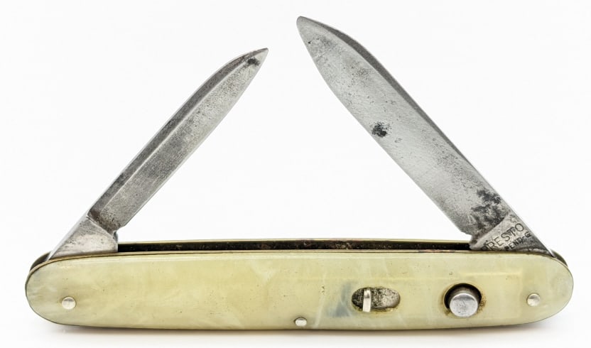 Vtg Presto G. Schrade 2 Blade Switchblade Knife: Vtg Presto G. Schrade 2 Blade Switchblade Knife. Knife is in used condition with original blades with carbon spotting and scratches, and marbled white handle scales. Both blade springs are weak, and p