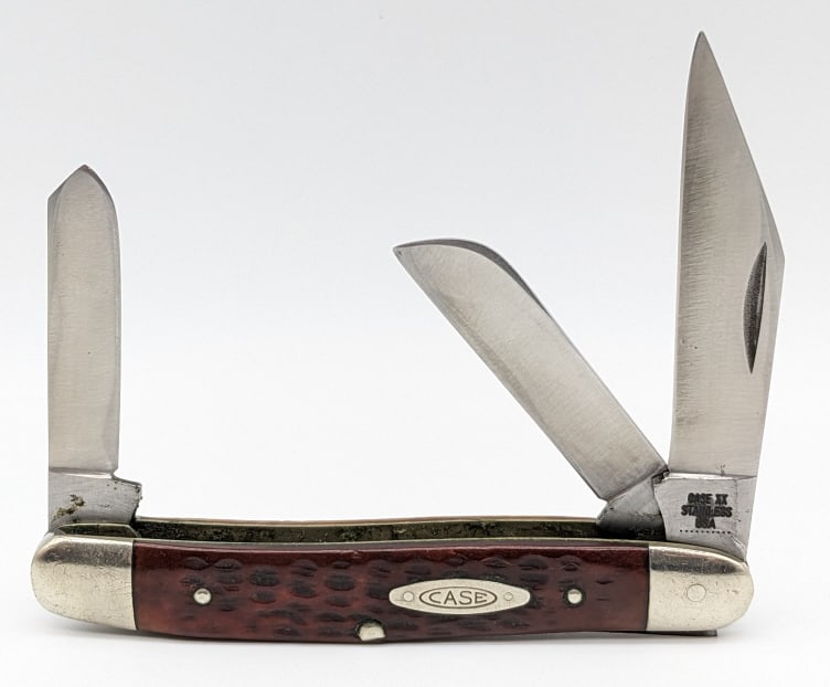 1970 Case XX Red Bone Stockman Knife 6347HP: 1970 Case XX Red Bone Stockman Knife 6347HP. Knife is in nice condition with some scuffs and material loss on the blades, scuffs and dings on the bolsters, and a small pin crack on the front handle sc