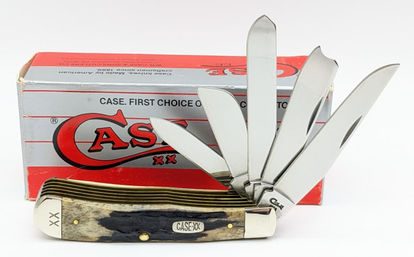 1997 Case XX Midnight Stag The Beast 5 Bld Trapper: 1997 Case XX Midnight Stag The Beast 5 Blade Trapper Knife 5554 w/ Box. Knife is in like new condition with XX stamped on the lower front bolster. Overall length of 4-1/4in when closed.