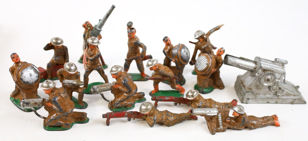 (16) WW1 Barclay & Manoil Lead U.S. Soldiers: Nice mix of sixteen WW1 Barclay & Manoil Lead U.S. Soldiers and a Cannon. Nice condition with play wear, lots of original paint.