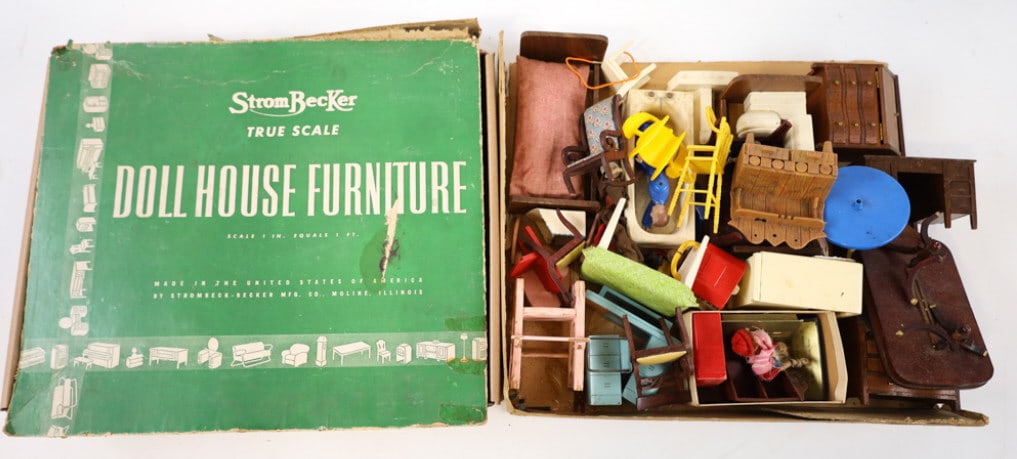 Box Of Vintage Dollhouse Furniture & Accessories (1 of 9)