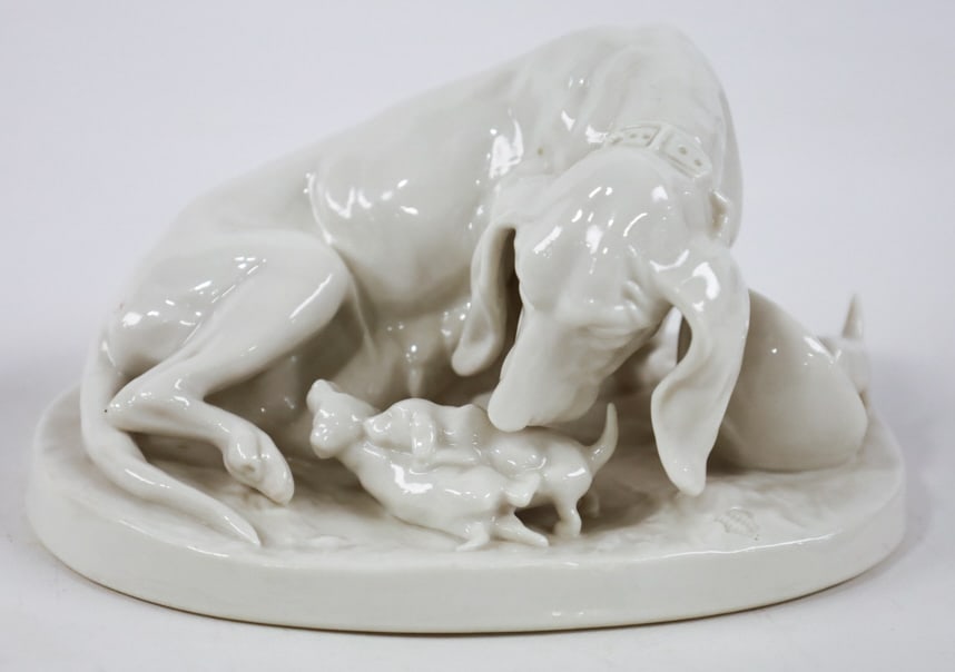 Nymphenburg Porcelain Dachshund With Pups Figurine (1 of 7)