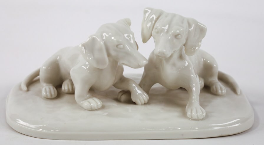 Unterweissbach Dachshund Puppies Fiqurine (1 of 8)