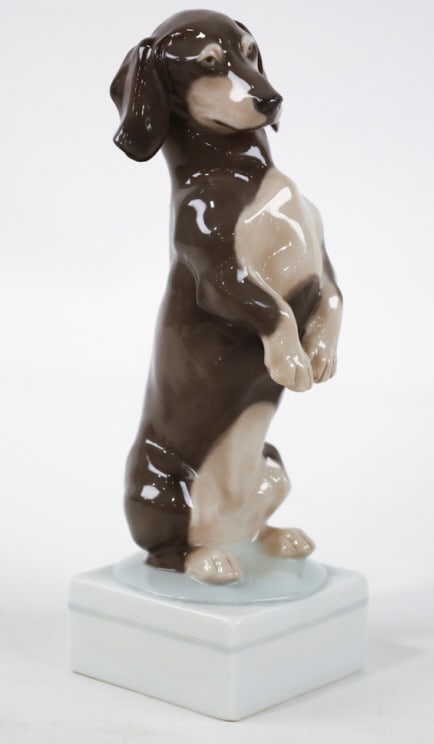Antique Muller Corona Porcelain Dachshund Figurine (1 of 8)