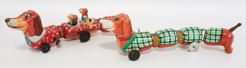 (2) Vintage S&E Japan Tin Litho Wind-Up Dachshunds (1 of 13)