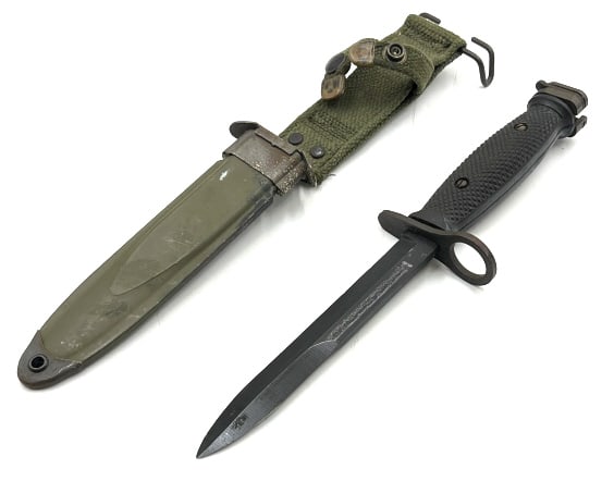 US Military M7 Bayonet Fighting Knife w Scabbard: US Military M7 Bayonet Fighting Knife w Scabbard. Fighting Knife marked US M7 BOC. Scabbard marked USM8AI over PWH. Fighting Knife & Scabbard are in nice used condition. Blade measures 6.5 inches long