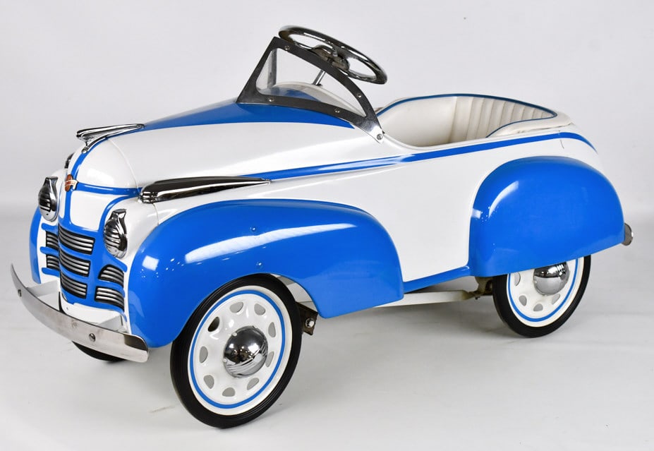 Restored 1938 Steelcraft Oldsmobile Pedal Car (1 of 10)