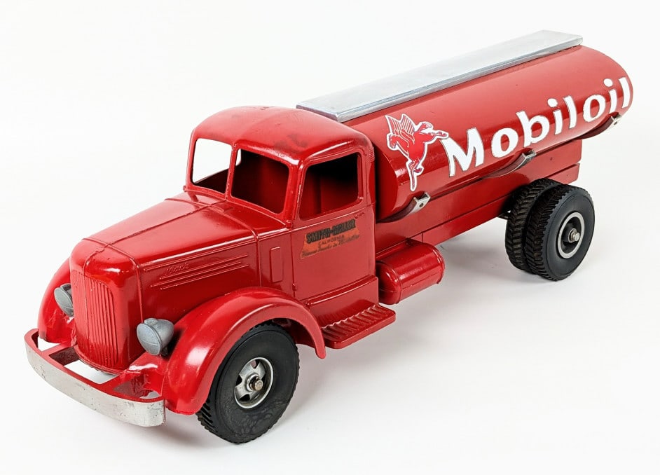 Custom Smith Miller Mobilgas Tanker Truck (1 of 8)