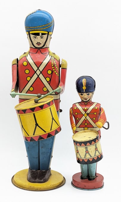 J Chein & Wolverine Tin Litho Windup Drummer Boy (1 of 13)