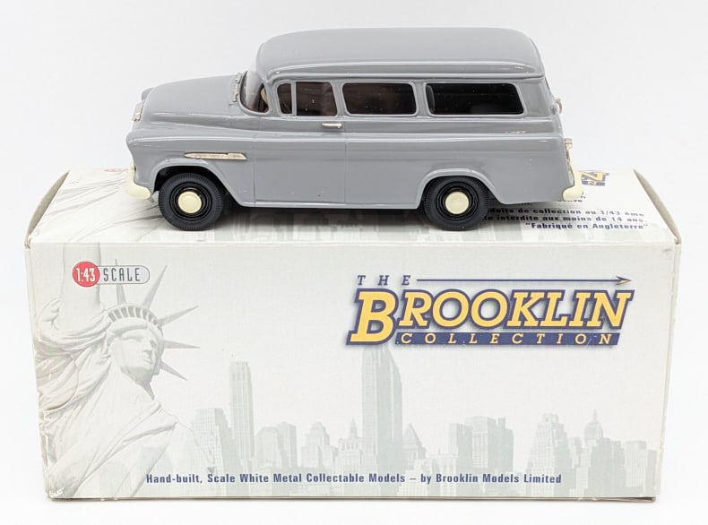 1:43 Brooklin Collection 1955 Chevrolet Suburban (1 of 6)