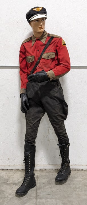 1950 Springfield Roamers Mannequin Outfit Display (1 of 13)