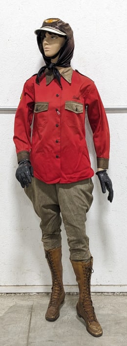 1950 Springfield Roamer-ettes Mannequin Display (1 of 13)