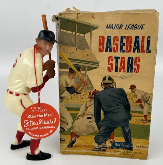 1958-62 Hartland Baseball Stan Musial Statue w Box: Original vintage 1958-1962 Major League Baseball Stars Stan Musial " Stan The Man " statue by Hartland Plastic Inc. Statue includes box, bat, and hang tag. Set appears to be in overall good condition.