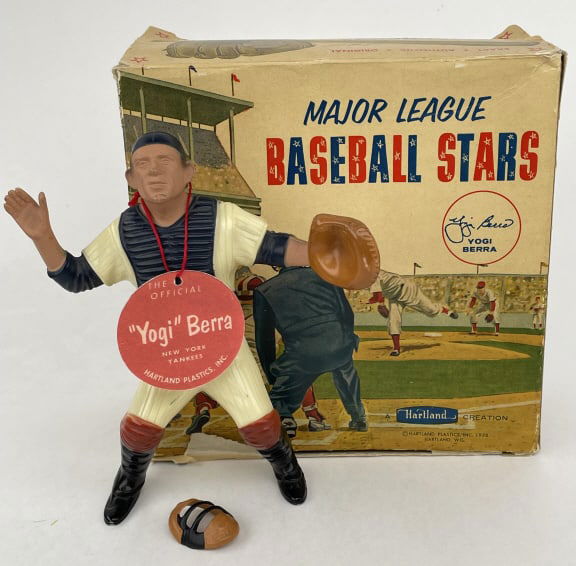 1958-62 Hartland Baseball Yogi Berra Statue w Box (1 of 16)
