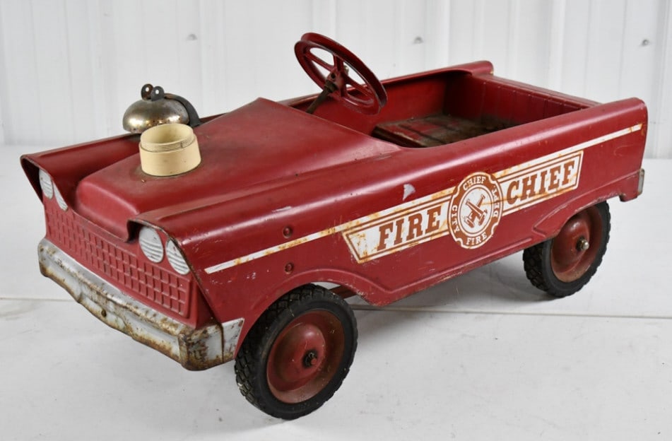 Murray Fire Chief Pedal Car (1 of 7)