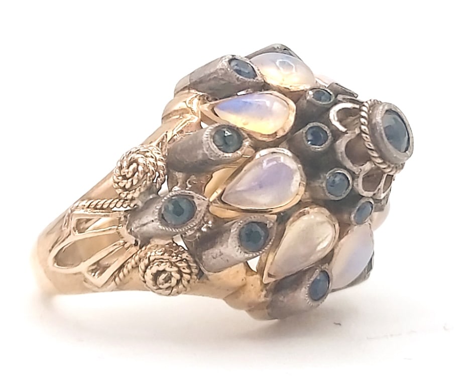 Vintage 18K Yellow Gold Sapphire & Opal Ring (1 of 8)