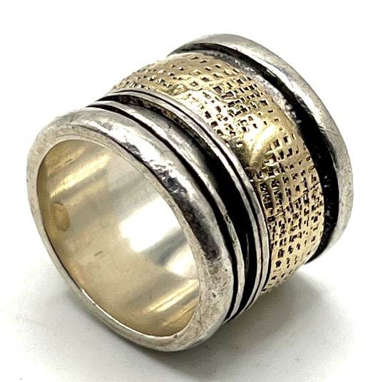 Sterling Silver Handcrafted Cigar Band Ring: Sterling Silver Handcrafted Cigar Band Ring. This Ring Has Three Slim Silver Bands and One Wide, Gold Colored Band That Spin Independently Around The Main Band. It Is Stamped 925 and Sized 8 with a To