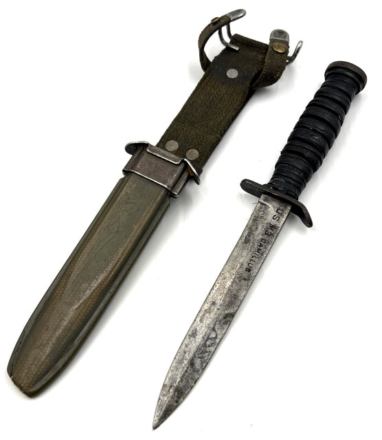 USA 1943 M3 Trench Knife Camillus with Sheath: USA 1943 M3 Trench Knife Camillus with Sheath, 11.5? in total length.