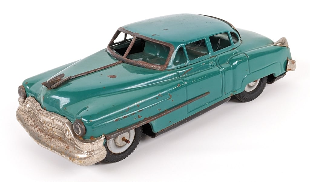 Vintage Japan Tin Friction Cadillac Sedan (1 of 8)