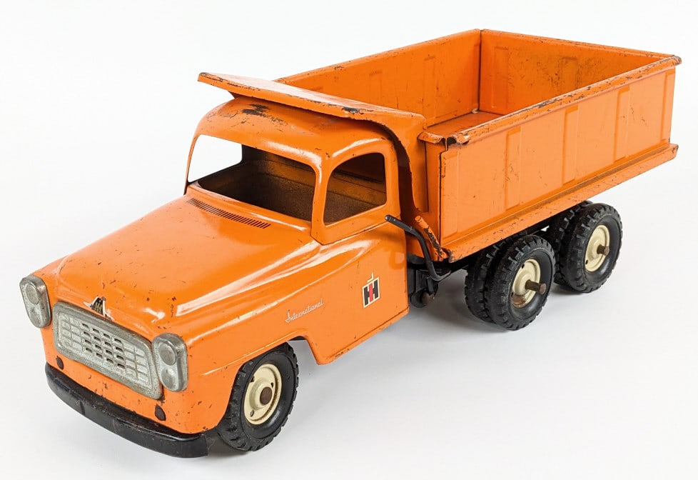Original Tru-Scale International Dump Truck (1 of 8)