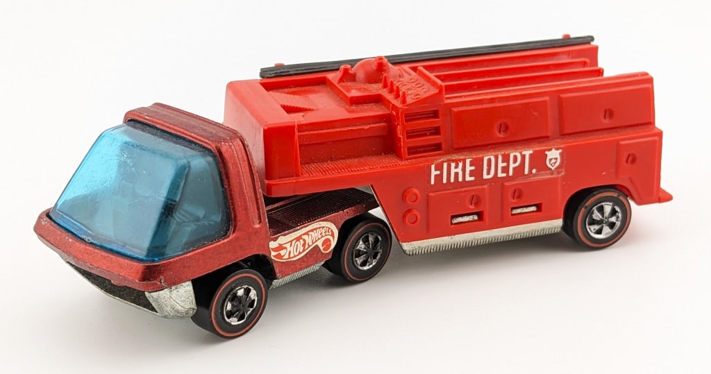 Hot Wheels Redline Red Spectraflame Fire Engine (1 of 9)