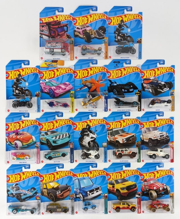 2023 Hot Wheels Treasure Hunt Set w/ Extras (1 of 12)
