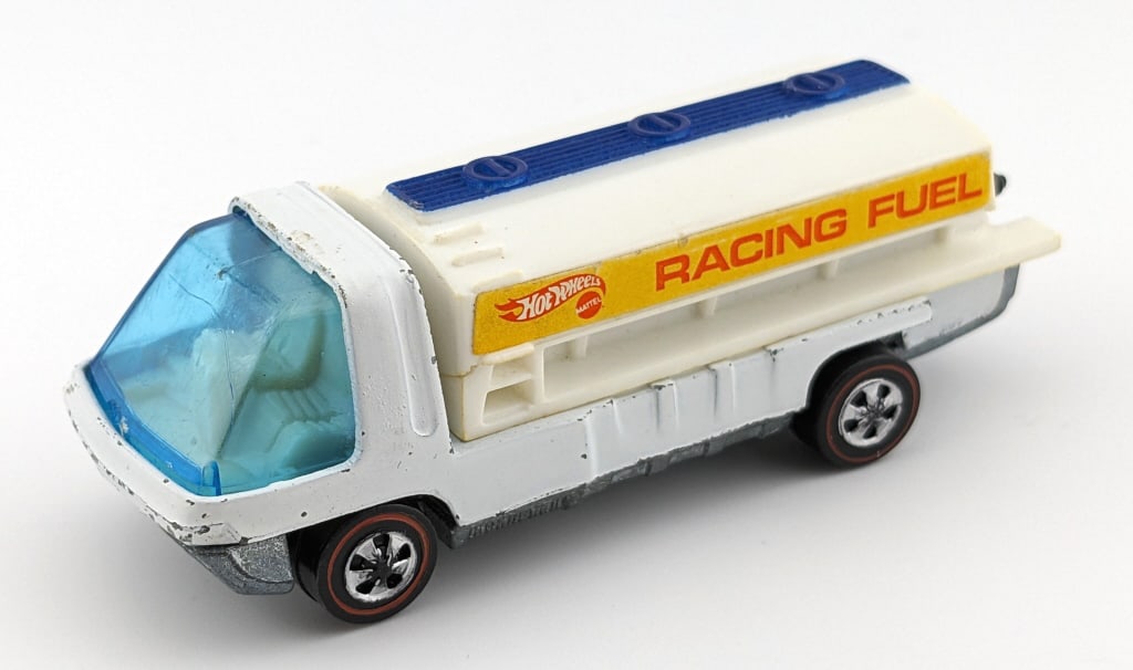 Hot Wheels Redline Heavyweights Fuel Tanker Auction