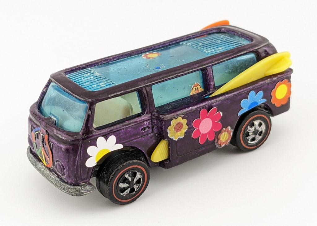 Hot Wheels Redline Purple Volkswagen Beach Bomb (1 of 7)