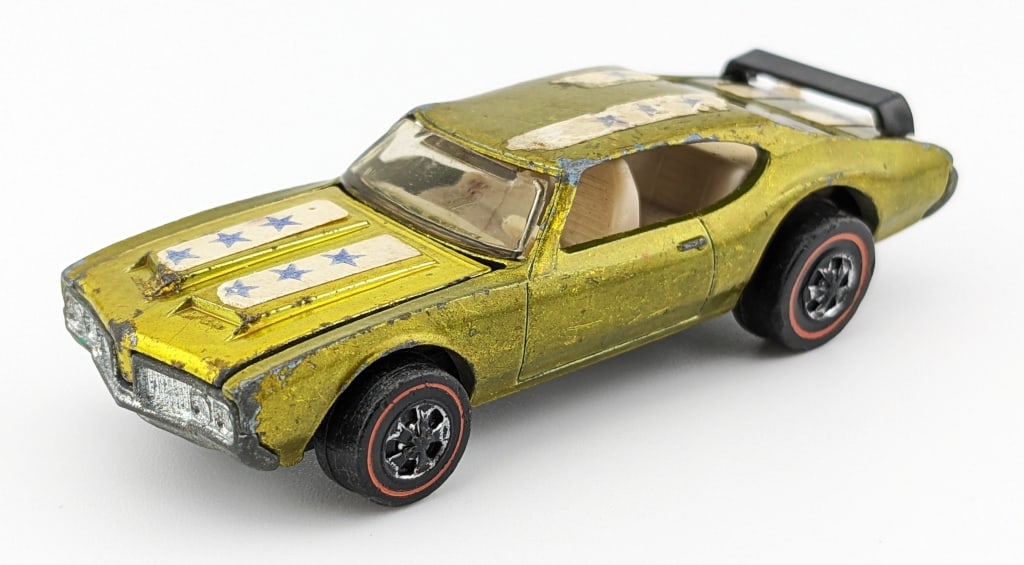 Hot Wheels Redline Light Green Olds 442 (1 of 8)
