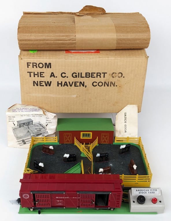 American Flyer Operating Stock Yard w/ Car No. 771 (1 of 14)