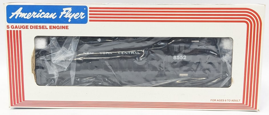 American Flyer NYC GP-9 Diesel Locomotive #8552: American Flyer S Gauge New York Central GP-9 diesel locomotive #8552. Good condition in the original box with some wear from storage.