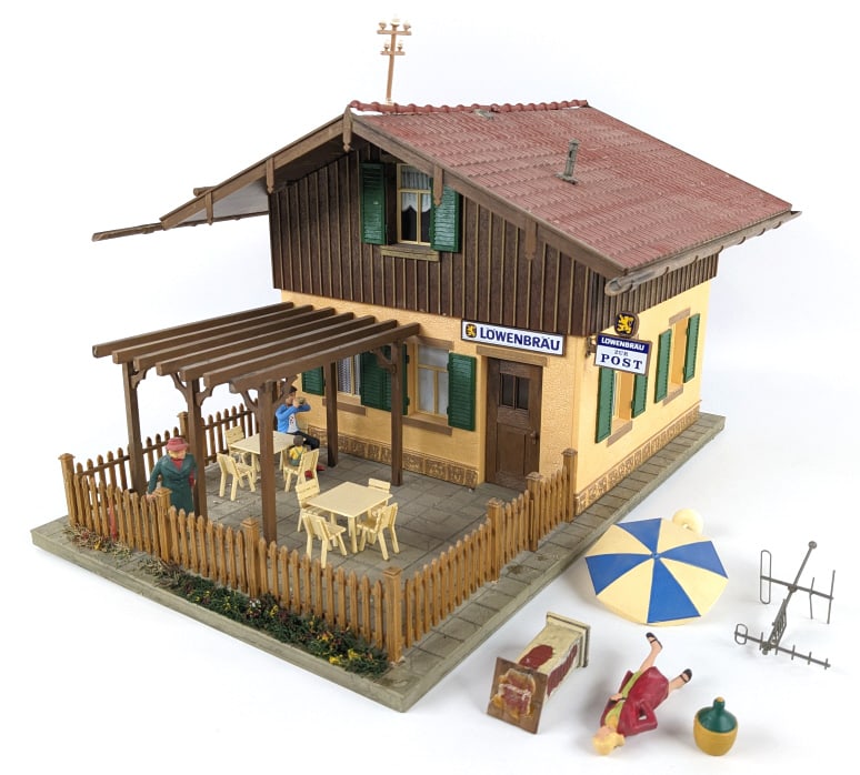 Pola G Scale Lowenbrau Brewery Building (1 of 6)