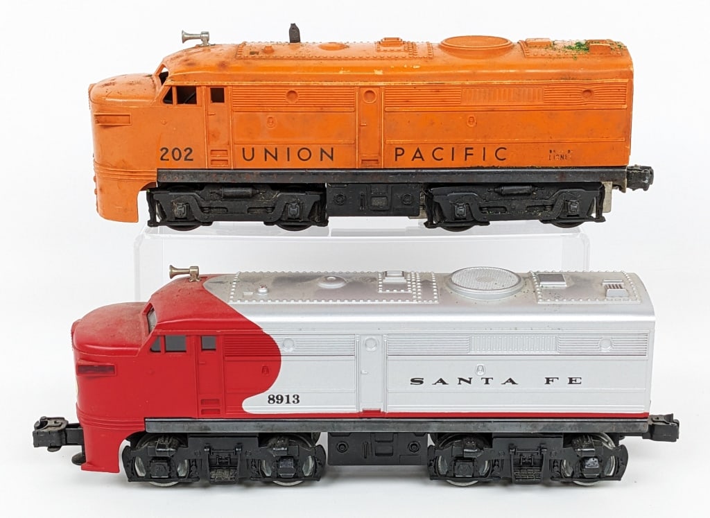 Lionel #8913 Santa Fe & #202 Union Pacific Engine (1 of 7)