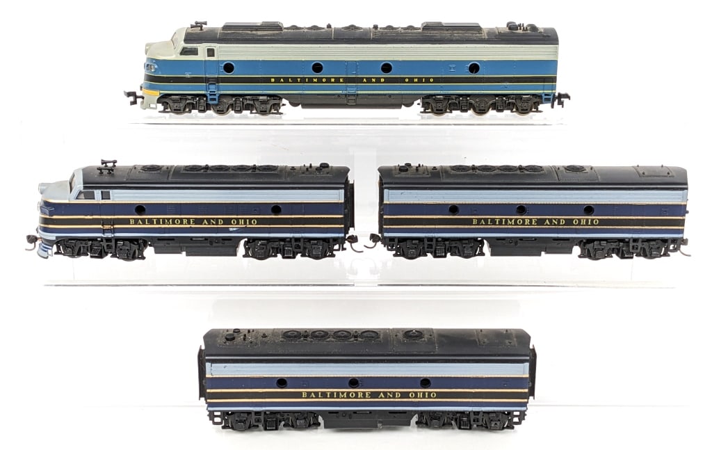 HO Scale Baltimore & Ohio Engines & B Units: Includes Rivarossi HO Scale Baltimore & Ohio engine and unmarked HO Baltimore and Ohio A & B units. The one B unit is missing both couplers. They all have some wear from use / display.