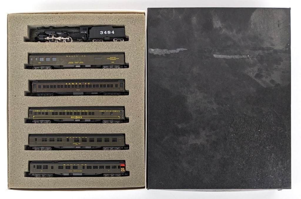 Atlas N Scale Santa Fe #3484 Passenger Car Set (1 of 6)