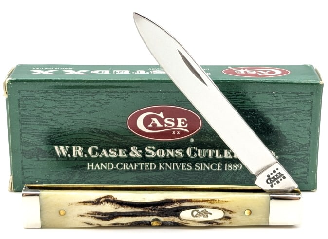 2002 Case XX Vintage Bone Doctors Knife w/ Box: 2002 Case XX Vintage Bone Doctors Knife V6185 w/ Box. Knife is in like new condition. Overall measures 3-3/4in when closed.