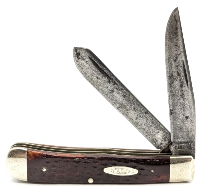 1965-69 Case XX Jig Bone Trapper 6254: 1965-69 Case XX Jig Bone Trapper 6254. Knife is in aged condition with scuffs and dings on the bolsters, pocket worn handle scales, and darkened metal blades with not too much signs of use. Overall me