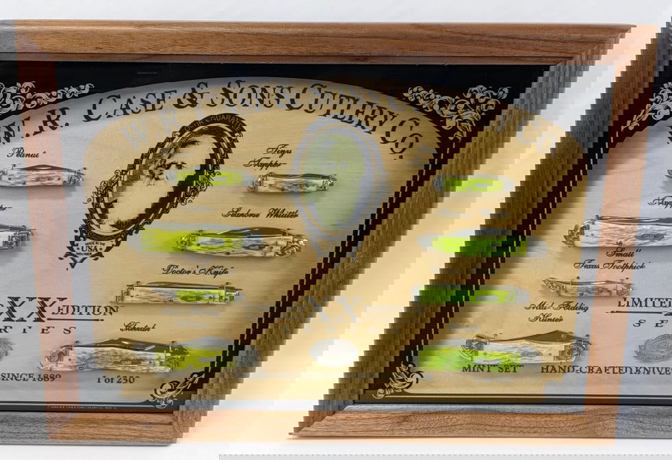 2004 Case XX Key Lime Bone Mint Set 1 of 250: 2004 Case XX Ltd XVI Series Key Lime Bone Mint Set. Knives are displayed in the original hardwood Case XX display case. Each knife is numbered 1 of 250 and features peach seed jig key lime bone handle