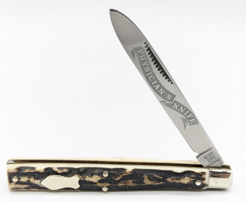 1996 Bulldog Brand Stag Handle Physicians Knife: 1996 Bulldog Brand Stag Handle Physicians Knife. Knife is in very nice condition with some light tarnishing. Overall measures 3-5/8in when closed Ref #: 285
