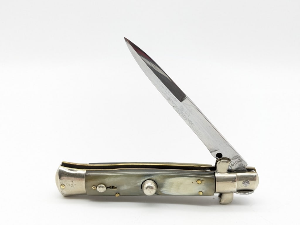 Latama Italian Horn Handle Picklock Switchblade Knife (1 of 4)