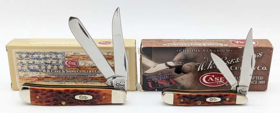 2011 & 17 Case XX Chestnut Mini Trapper & Peanut: 2011 & 17 Case XX Chestnut Bone Mini Trapper & Peanut w/ Boxes. Knives are in nice condition some carbon spotting on the blades and some wear on the bolsters from handling. Overall measures 3-1/2in an