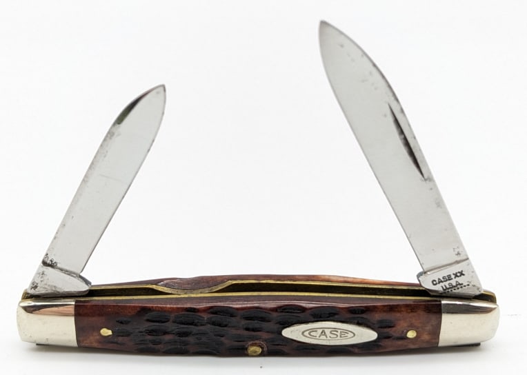 1971 Case XX Jigged Bone Pen Knife 62042: 1971 Case XX Jigged Bone Pen Knife 62042. Knife is in nice polished condition with some carbon spots on the blades, and scuffs on the bolsters from handling and age. Overall measures 3in when closed. 
