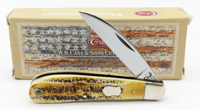 2016 Case XX Bone Stag Sway Back TB6.51117 w/ Box: 2016 Case XX Bone Stag Sway Back TB6.51117 w/ Box. Knife is in near new condition with a few very small carbon spots on the blade. Overall measures 3-1/4in when closed. Ref #: 200