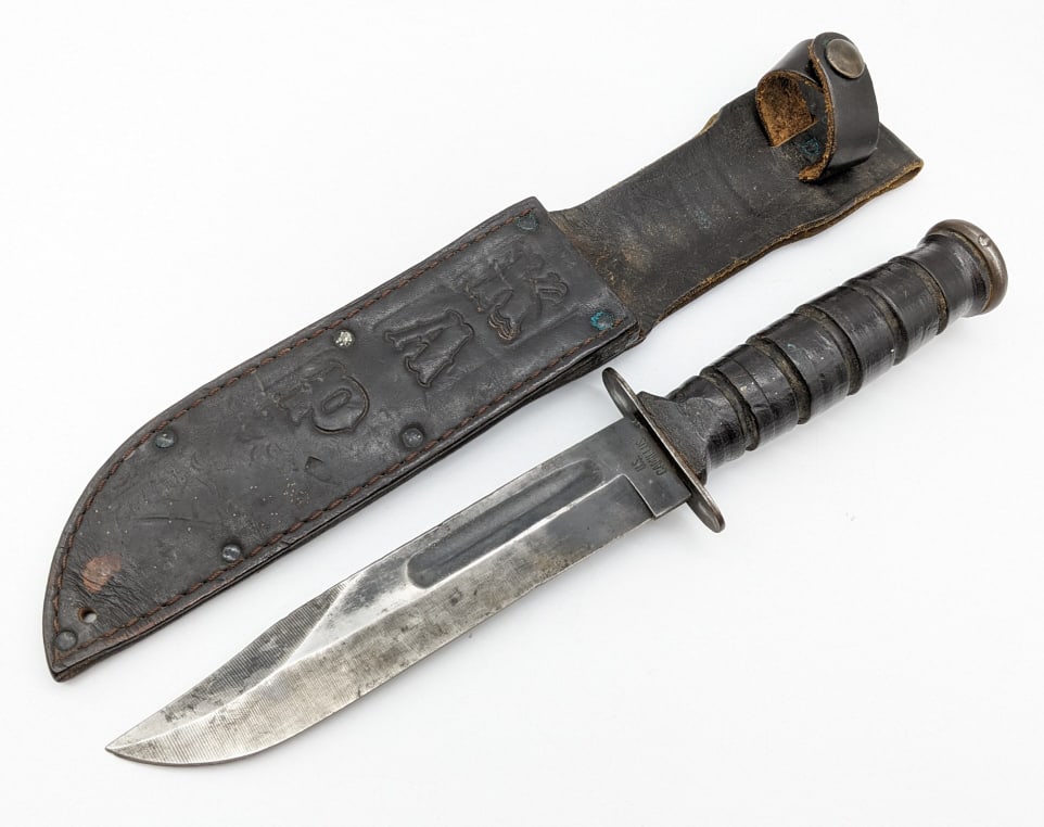 WWII Era US Camillus KaBar Fighting Knife w Sheath (1 of 6)