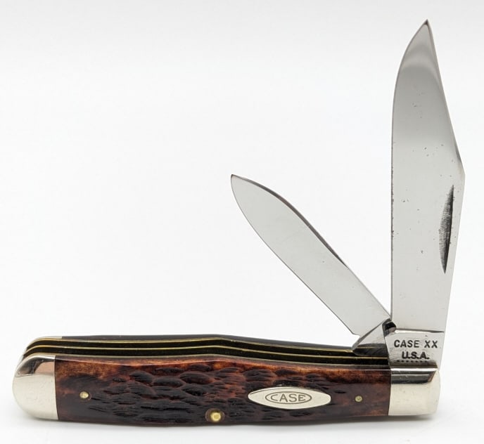 1973 Case XX Jig Bone Small Coke Bottle Knife: 1973 Case XX Jig Bone Small Coke Bottle 6225 1/2. Knife is in very nice condition with light wear from handling and age. Overall measures 3in when closed. Ref #: 2186